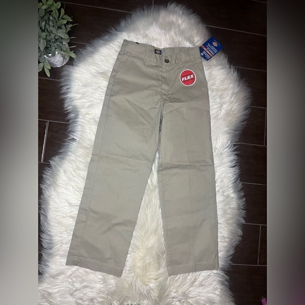 Dickies khaki classic fit sz 8